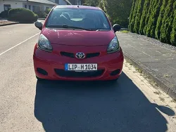 Rot Gebraucht 2009 Toyota Aygo Kleinwagen | 1.999 €