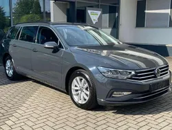 Grau Gebraucht 2021 VW Passat Business Kombi | 16.890 € (Fairer Preis)