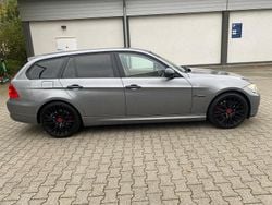 Grau Gebraucht 2012 BMW 320 Lifestyle Kombi | 7.700 € (Guter Preis)