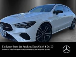 Weiß Gebraucht 2025 Mercedes CLA200 Shooting Brake Kombi | 41.590 €