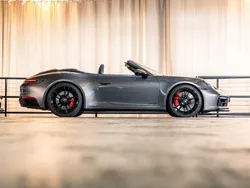 Grau Gebraucht 2023 Porsche 911 Carrera 4 GTS Cabrio | 172.900 € (Fairer Preis)