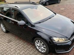 Schwarz Gebraucht 2016 VW Golf VII Highline Kombi | 15.400 € (Etwas zu teuer)