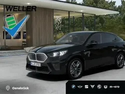Saphirschwarz metallic (schwarz) Neu 2025 BMW iX2 Comfort Edition SUV | 54.750 € (Superpreis)