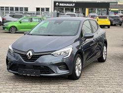 Grau Gebraucht 2021 Renault Clio V Experience Limousine | 14.890 € (Fairer Preis)
