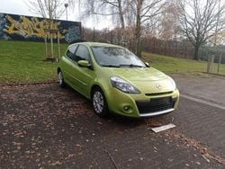 Grün Gebraucht 2009 Renault Clio II Dynamique Limousine | 1.500 € (Guter Preis)