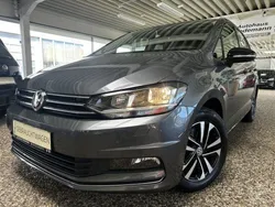: indiumgrau metallic Gebraucht 2019 VW Touran IQ Drive Van / Kleinbus | 19.990 € (Fairer Preis)