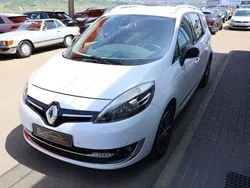 Weiß (weiss 'nacre') Gebraucht 2013 Renault Scénic III Bose Edition Van / Kleinbus | 6.990 € (Guter Preis)