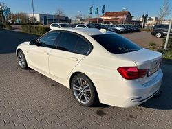 Weiß Gebraucht 2017 BMW 320 Sport Line Limousine | 14.999 € (Fairer Preis)