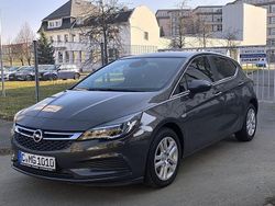 Grau Gebraucht 2016 Opel Astra Edition Limousine | 8.500 € (Fairer Preis)