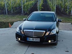 Schwarz Gebraucht 2009 Mercedes E250 Elegance Limousine | 11.000 €