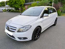 Weiß Gebraucht 2012 Mercedes B200 Sport Van / Kleinbus | 11.700 €