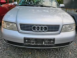 Silber Gebraucht 1999 Audi A4 Kombi | 450 €