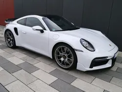 Weiß Gebraucht 2023 Porsche 992 Coupé | 199.500 €
