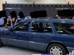 Blau Gebraucht 1993 Mercedes E320 Kombi | 21.900 €