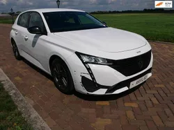 Weiß Gebraucht 2022 Peugeot 308 Active Limousine | 12.704 € (Guter Preis)