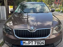 Braun Gebraucht 2014 Skoda Octavia Ambition Kombi | 12.000 € (Fairer Preis)