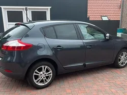 Grau Gebraucht 2014 Renault Mégane III LIMITED Limousine | 7.950 € (Fairer Preis)