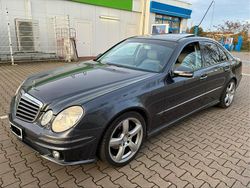 Grau Gebraucht 2008 Mercedes E63 AMG Avantgarde Limousine | 6.990 €