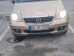 Gold Gebraucht 2009 Mercedes A160 Limousine | 700 €