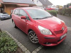 Rot Gebraucht 2012 Toyota Corolla Verso Van / Kleinbus | 3.700 €