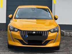 Gelb Gebraucht 2021 Peugeot 208 Allure Kleinwagen | 10.700 € (Fairer Preis)
