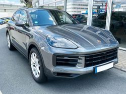 Grau Gebraucht 2025 Porsche Cayenne SUV | 82.950 €