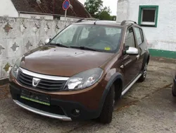 Braun Gebraucht 2012 Dacia Sandero Stepway Kleinwagen | 4.300 € (Fairer Preis)
