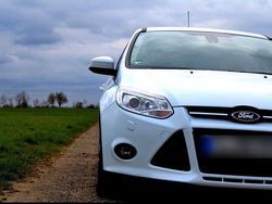 Weiß Gebraucht 2014 Ford Focus Limousine | 7.800 €