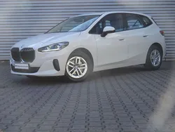 Weiß Gebraucht 2022 BMW 218 Active Tourer Van / Kleinbus | 25.875 € (Fairer Preis)