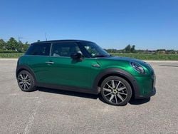Grün Gebraucht 2023 Mini Cooper SE Classic Kleinwagen | 20.900 € (Fairer Preis)