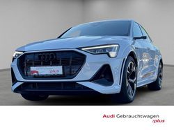 Gletscherweiß metallic Gebraucht 2023 Audi e-tron Ambiente SUV | 64.980 €