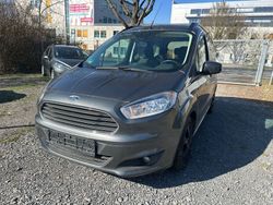 Grau Gebraucht 2015 Ford Tourneo Courier Titanium Van / Kleinbus | 7.999 € (Fairer Preis)
