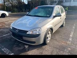 Grau Gebraucht 2001 Opel Corsa Kleinwagen | 1.500 € (Teuer)