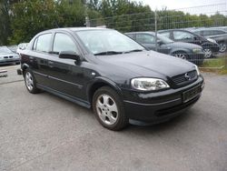 Schwarz Gebraucht 2000 Opel Astra Limousine | 950 € (Guter Preis)