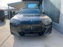 Grau Gebraucht 2024 BMW 740 M Sport Limousine | 97.500 € (Fairer Preis)