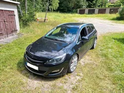 Schwarz Gebraucht 2013 Opel Astra Kombi | 5.500 € (Fairer Preis)
