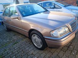 Gold Gebraucht 1993 Mercedes C250 Elegance Limousine | 6.800 €