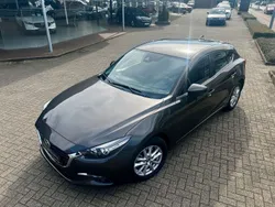Grau Gebraucht 2017 Mazda 3 Center-Line Limousine | 11.999 € (Fairer Preis)