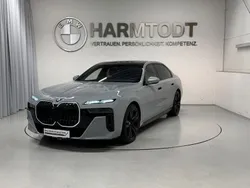 Grau Gebraucht 2024 BMW i7 Executive Limousine | 98.900 € (Fairer Preis)