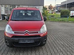 Rot Gebraucht 2013 Citroën Berlingo Attraction Van / Kleinbus | 2.990 € (Guter Preis)