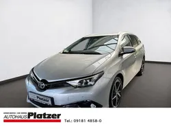 Silber Gebraucht 2018 Toyota Auris Touring Sports Team Kombi | 12.980 € (Fairer Preis)