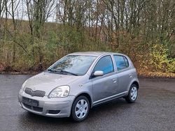 Grau Gebraucht 2003 Toyota Yaris Kleinwagen | 1.600 € (Superpreis)