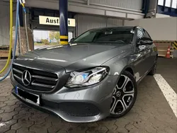 Grau Gebraucht 2018 Mercedes E220 Night Limousine | 31.500 € (Fairer Preis)