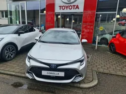 Silber Gebraucht 2024 Toyota Corolla Team Limousine | 29.990 € (Teuer)