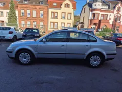Reflexsilber metallic Gebraucht 2002 VW Passat Comfortline Limousine | 4.800 € (Teuer)