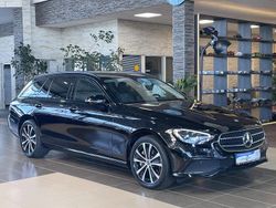Schwarz Gebraucht 2020 Mercedes E300 Avantgarde Kombi | 27.850 € (Fairer Preis)