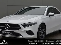 Polarweiss unilack Gebraucht 2023 Mercedes A200 Limousine | 27.300 € (Fairer Preis)