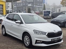 Weiß Gebraucht 2024 Skoda Fabia Selection Limousine | 19.950 € (Guter Preis)