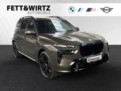 Manhattan metallic Gebraucht 2024 BMW X7 M Sport SUV | 102.888 € (Superpreis)