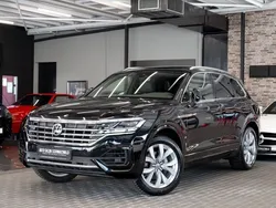 Deep black perleffekt Gebraucht 2019 VW Touareg R-line SUV | 49.990 € (Etwas zu teuer)